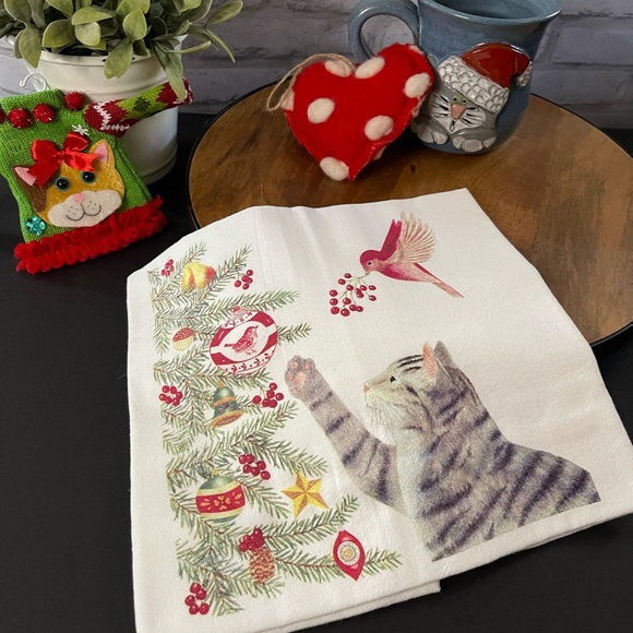 🏠Host Pick🏠 Alice’s Cottage Christmas Flour Sack Towels - Picture 3 of 6